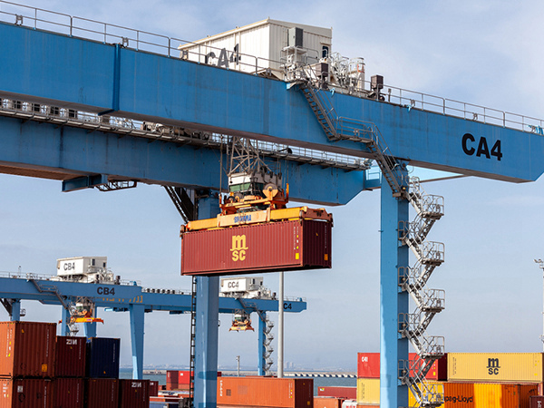 浙江湖州集裝箱門式起重機(jī)廠家集裝箱門式起重機(jī)定位精度高