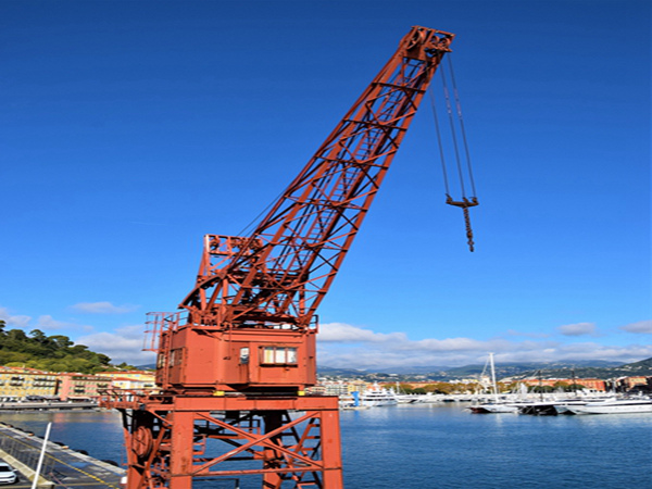 上海單臂架門座式起重機公司單臂架門座式起重機起重量較大