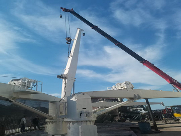 江蘇南通船用起重機公司船用起重機操作靈活