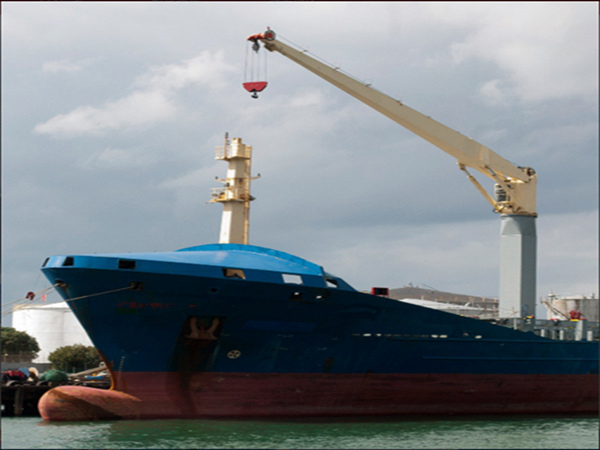山東煙臺(tái)船用起重機(jī)公司船用起重機(jī)提高工作效率