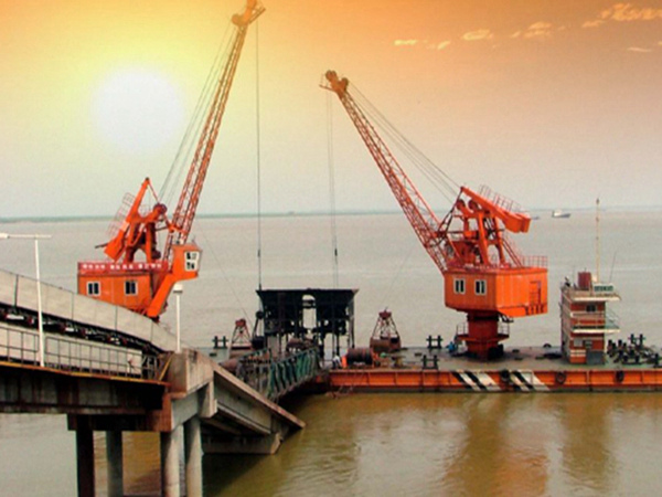 湖北武漢單臂架門(mén)座式起重機(jī)公司單臂架門(mén)座式起重機(jī)運(yùn)行穩(wěn)定性好