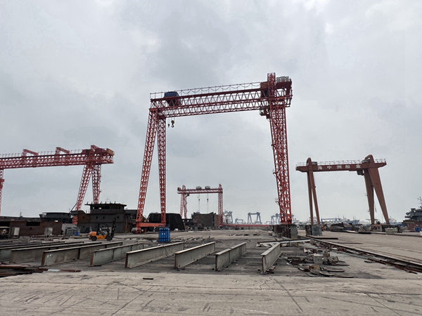 江蘇江陰造船門式起重機廠家造船門式起重機高承載能力