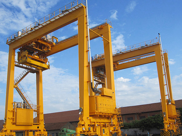 福建福州集裝箱門式起重機廠家集裝箱門式起重機操作簡便