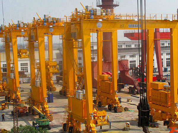 福建泉州集裝箱門式起重機廠家集裝箱門式起重機定位精準