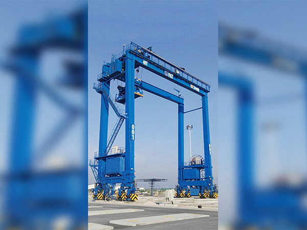 重慶集裝箱門式起重機廠家集裝箱門式起重機精準定位