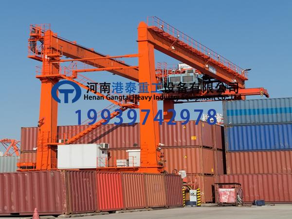 如何避免集裝箱起重機作業中的箱體搖擺問題