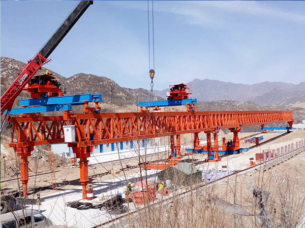 福建南平架橋機(jī)出租公司80噸租賃價(jià)詳情