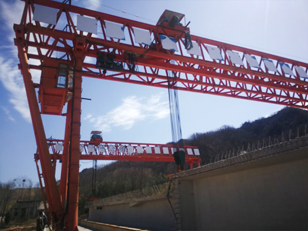 陜西商洛龍門吊租賃公司120噸租賃價格單