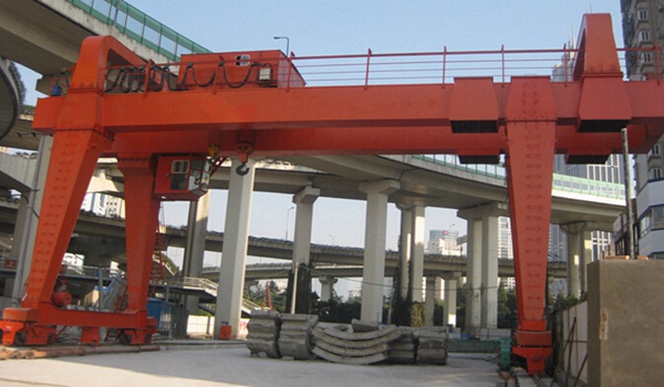 廣東茂名地鐵起重機無線操控器安全使用