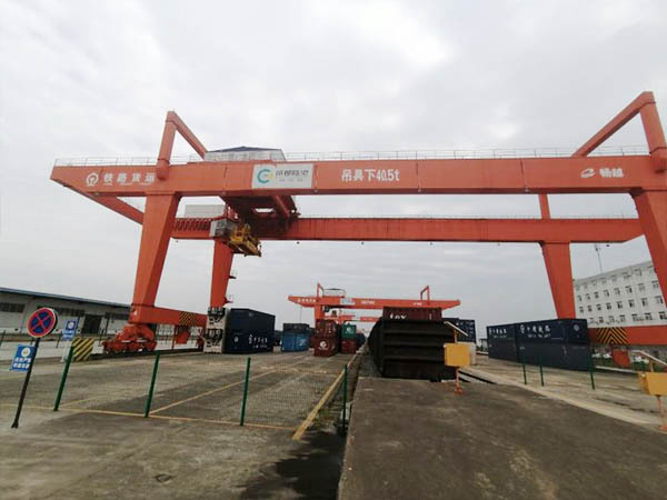 山東濱州集裝箱起重機廠家保證吊鉤的性能